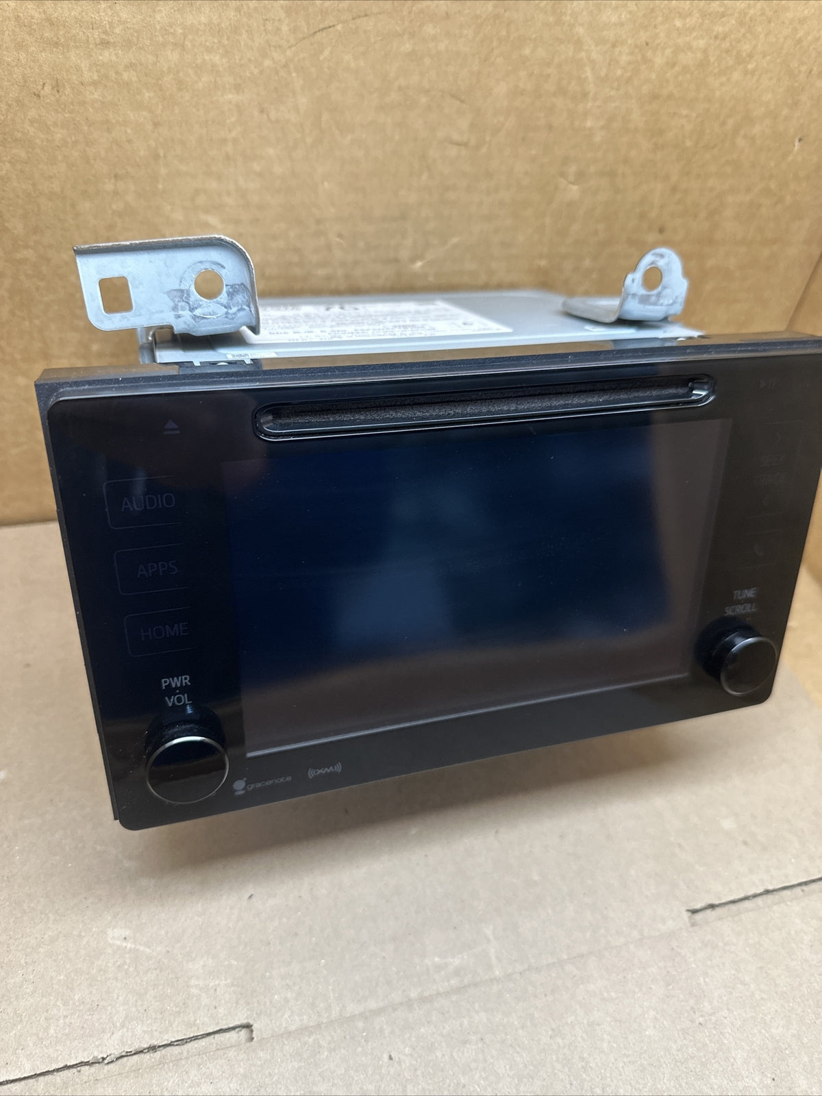 2016 2017 Toyota Sienna Radio Receiver Display Screen ID 86140 08070 OEM1