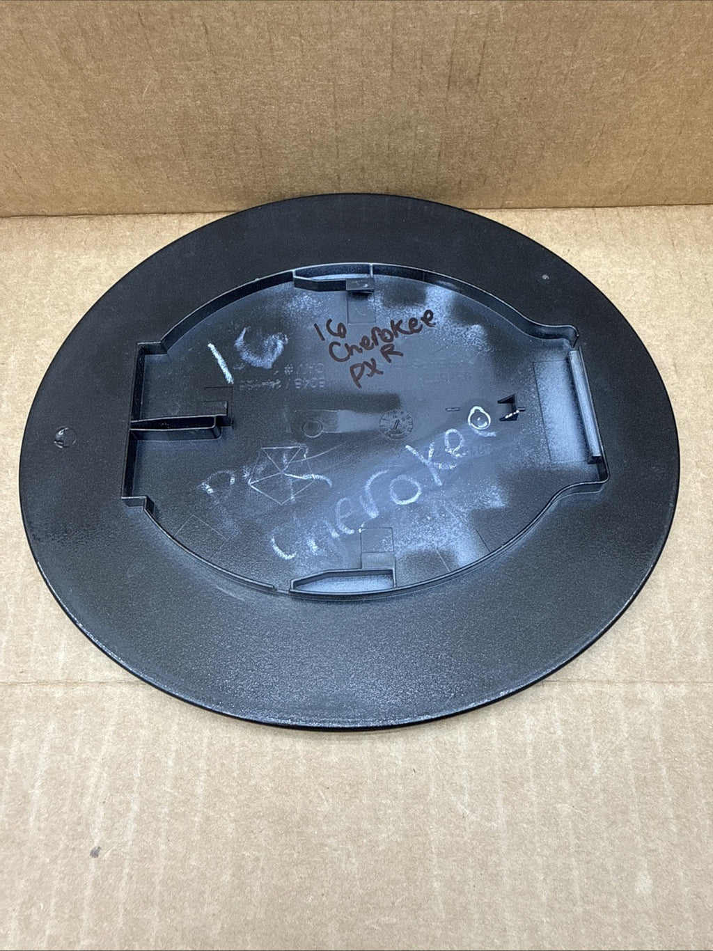 2014 2018 Jeep Cherokee Fuel Gas Tank Filler Door Lid Cover OEM Black PXR4
