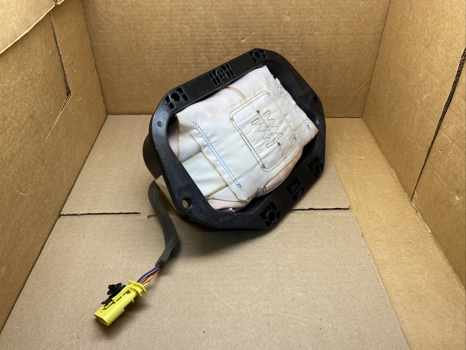 2014 2020 Chevrolet Impala Front Right Passenger Side Dash Air Bag Airbag3