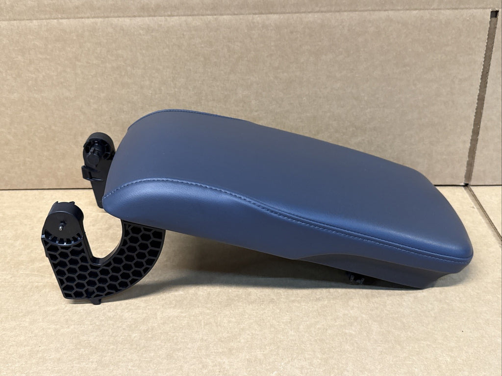 2013 2018 Toyota Avalon Armrest Center Console Arm Rest Lid Top Blue Leather4
