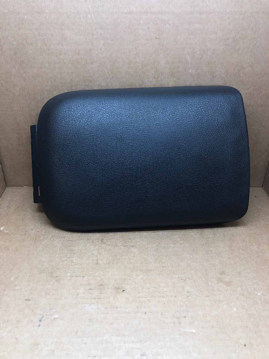 05 2006 2007 2008 2009 FORD MUSTANG CENTER CONSOLE ARMREST LID BLACK LEATHER D30