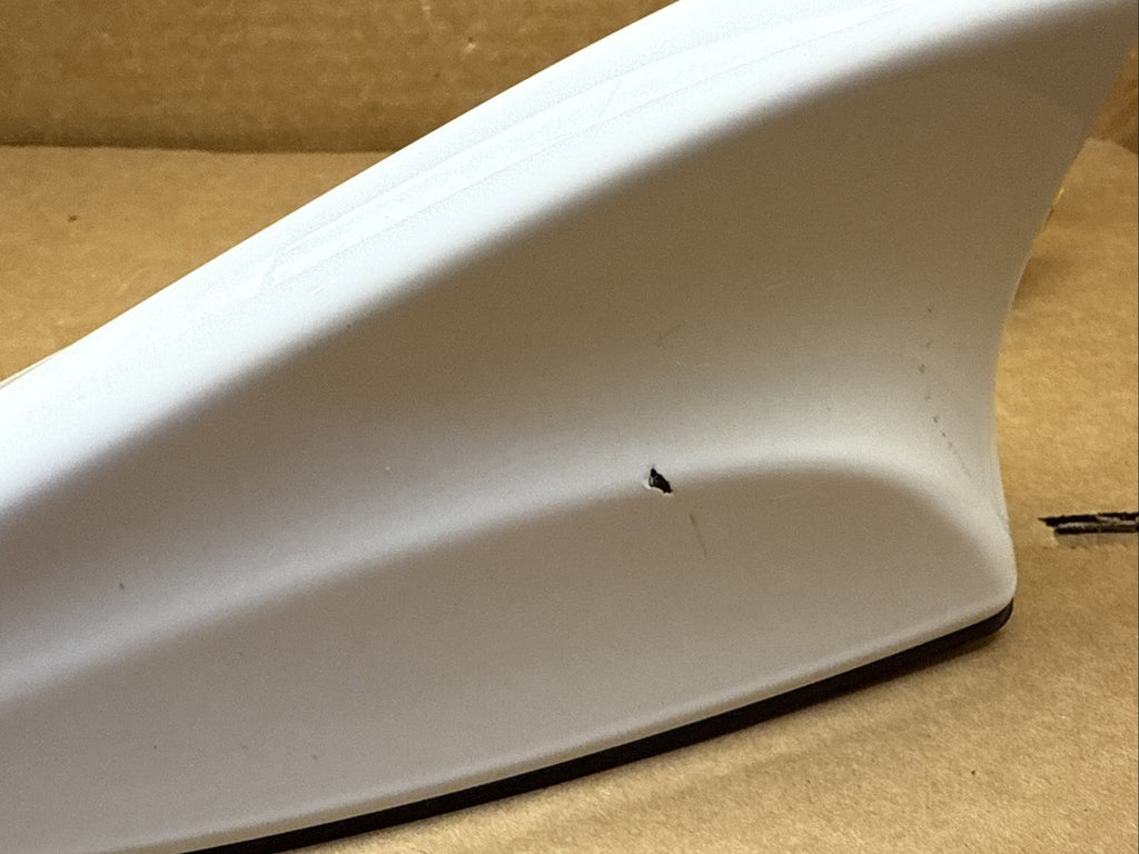 2016 2018 Kia Sorento Roof Radio Shark Fin Antenna White OEM 96210 C61002