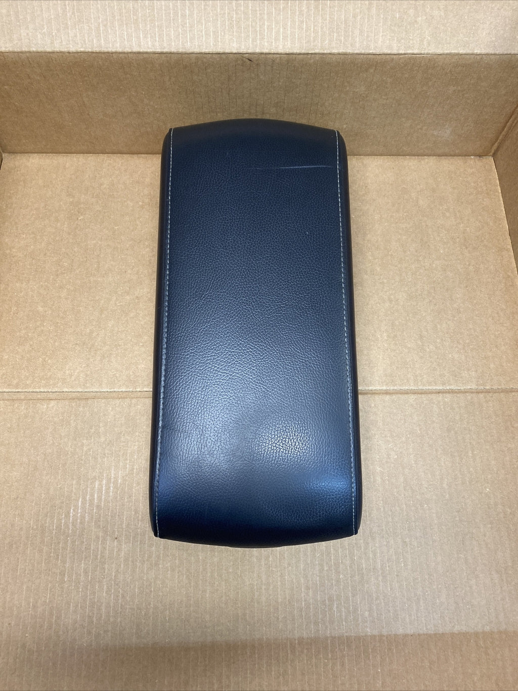2009 2012 Ford Flex Center Console Arm Rest Armrest Storage Lid Cover OEM Black1