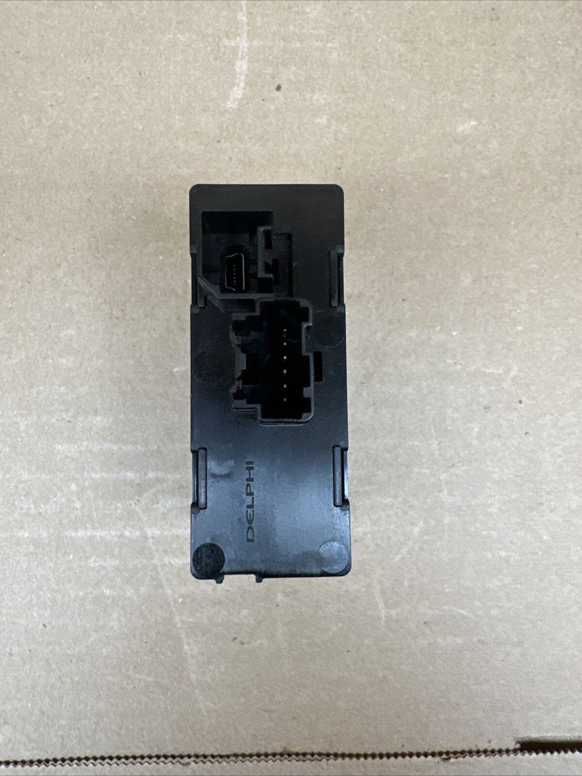 2018 2021 Chevy Equinox GMC TERRAIN REAR CENTER CONSOLE USB AUX PORT 842601495