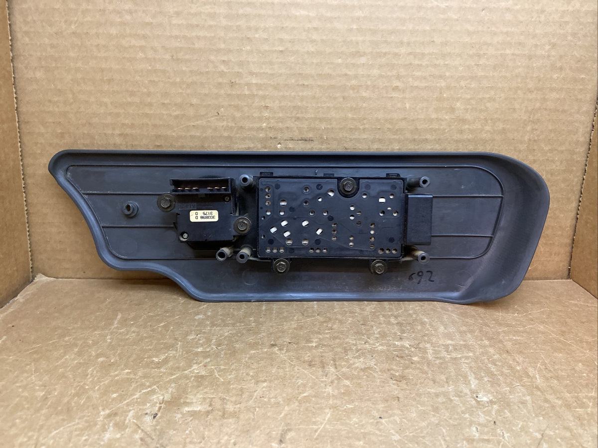 03 06 Silverado Driver Left Side Seat Switch Assembly Bezel 88941678 Black 6923