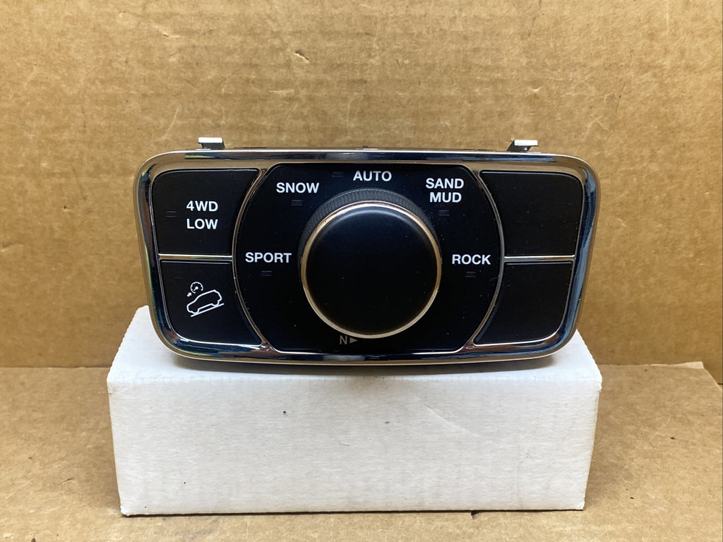 2011 2013 Grand Cherokee Center Console Transfer Case Switch OEM P56046234AD0