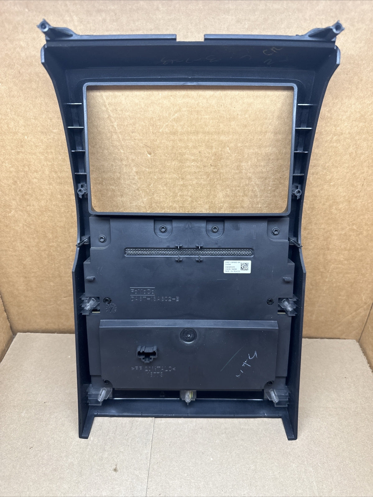 2014 2019 Ford Flex Radio Audio Climate Control Panel EA8T 18A802 BA7