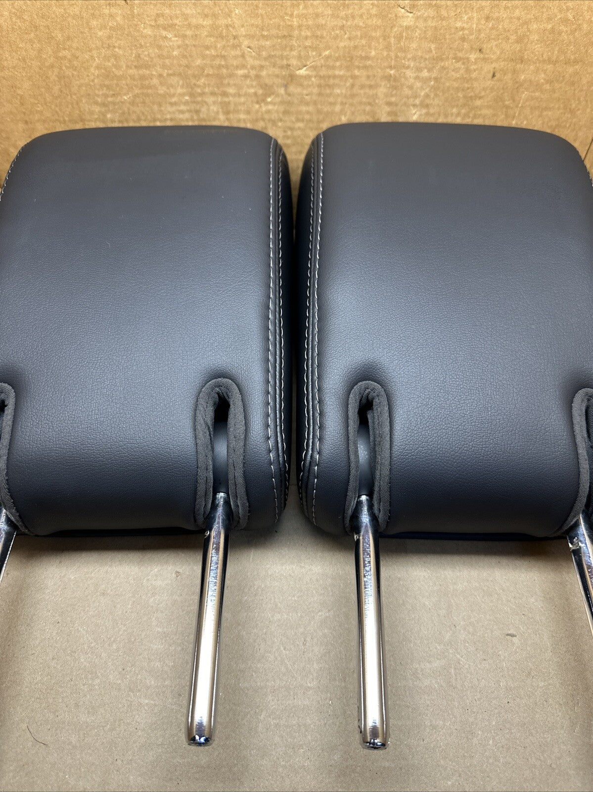 2014 2018 Nissan Pathfinder Third 3rd ROW SEAT HEADREST BLACK LEATHER PAIR3
