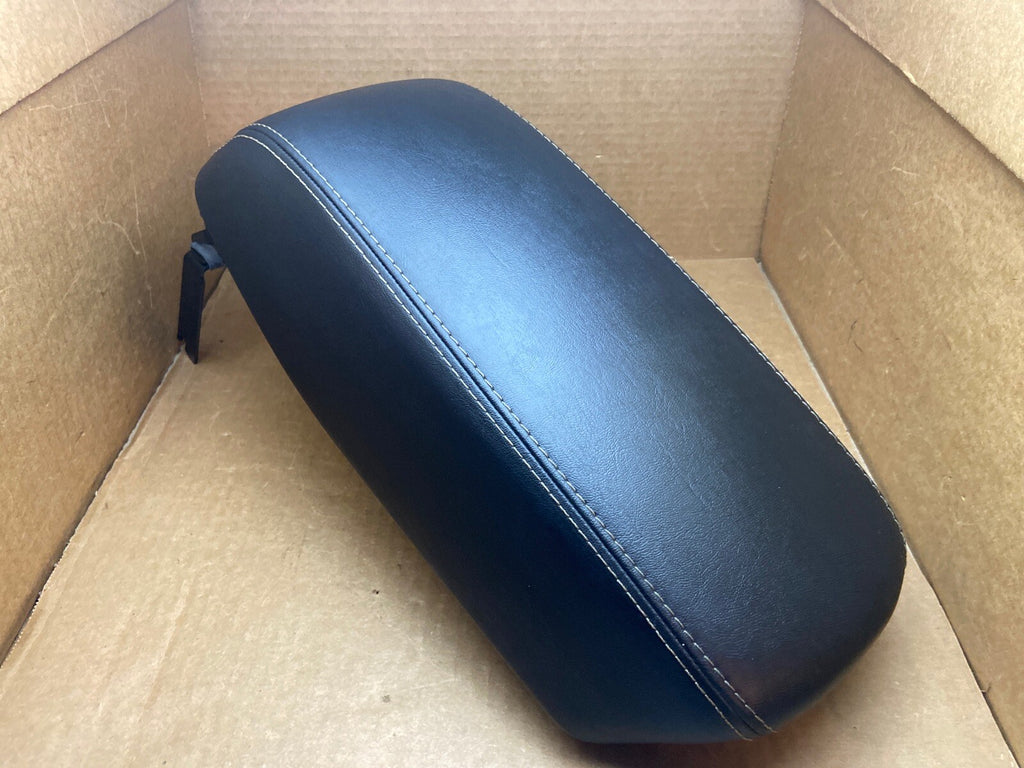 2014 2017 JEEP CHEROKEE CENTER CONSOLE ARMREST ARM REST LID TOP LEATHER BLACK0