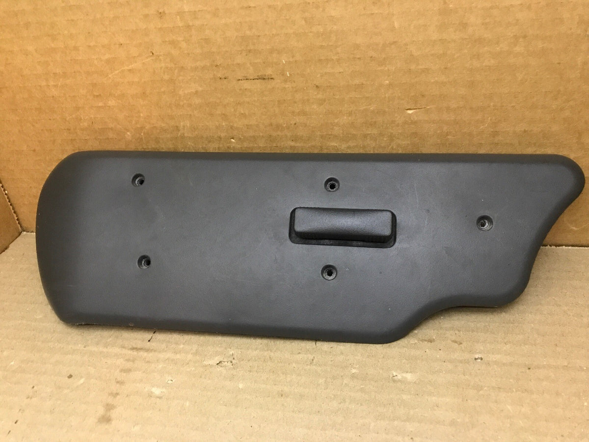 03 06 Silverado Tahoe Driver Left Seat Power Switch Assembly Bezel 889416702