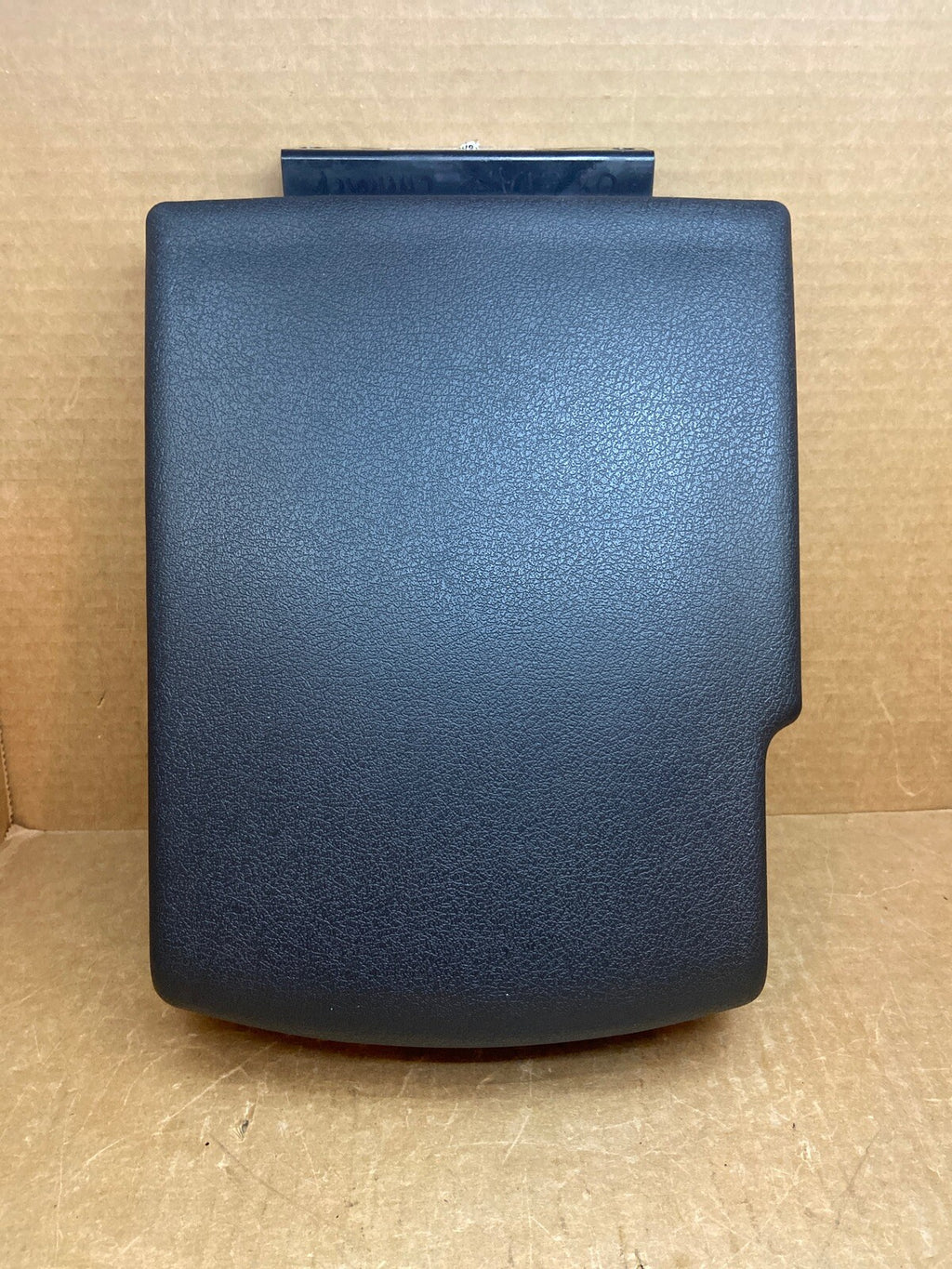 2005 2010 Grand Cherokee Center Console Lid Cover Top Arm Rest Armrest Black0