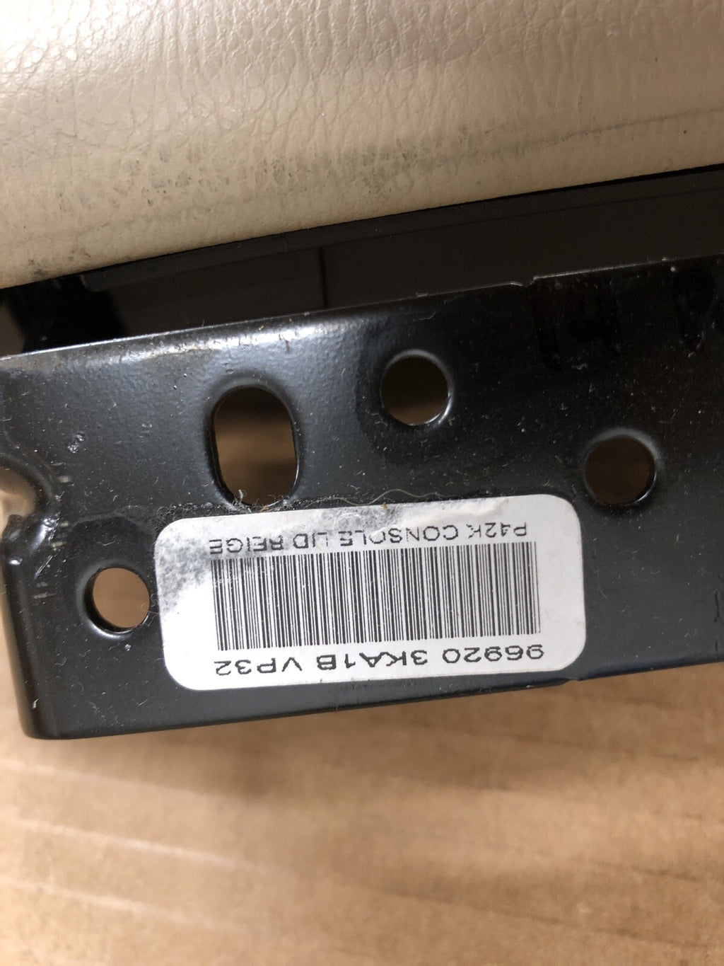 13 18 NISSAN PATHFINDER center console lid armrest storage Beige leather OEM6