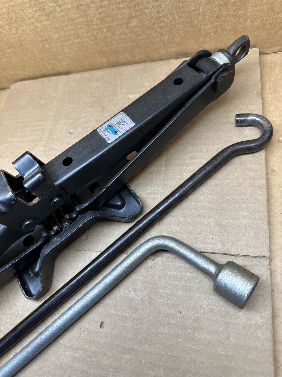 2008 2019 TOYOTA HIGHLANDER EMERGENCY SPARE TIRE JACK KIT TOOLS OEM1
