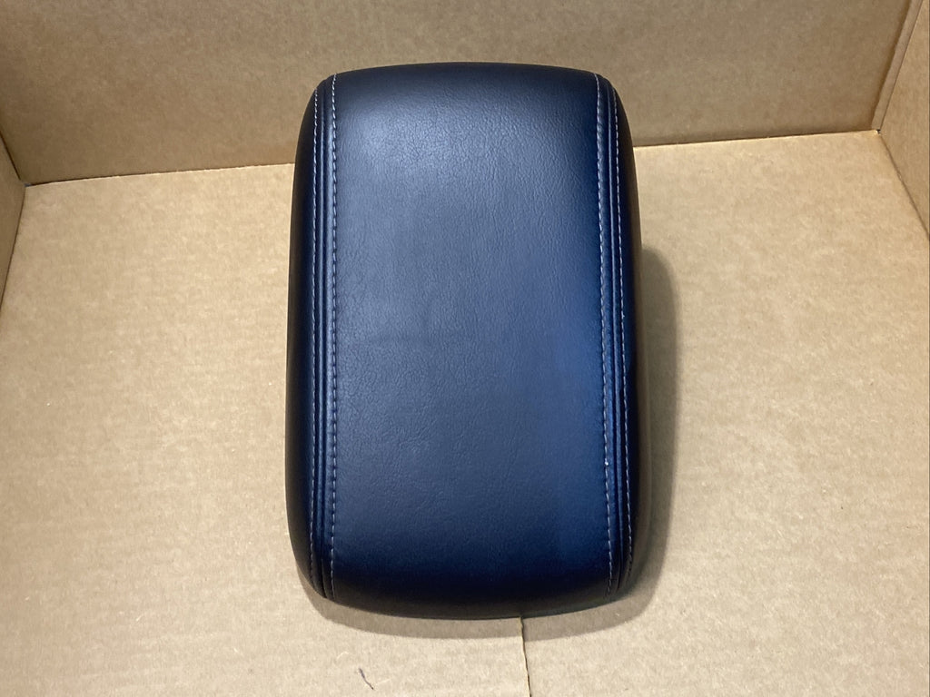 2014 2018 Subaru Forester Center Console Lid Cover Top Arm Rest Armrest Black9