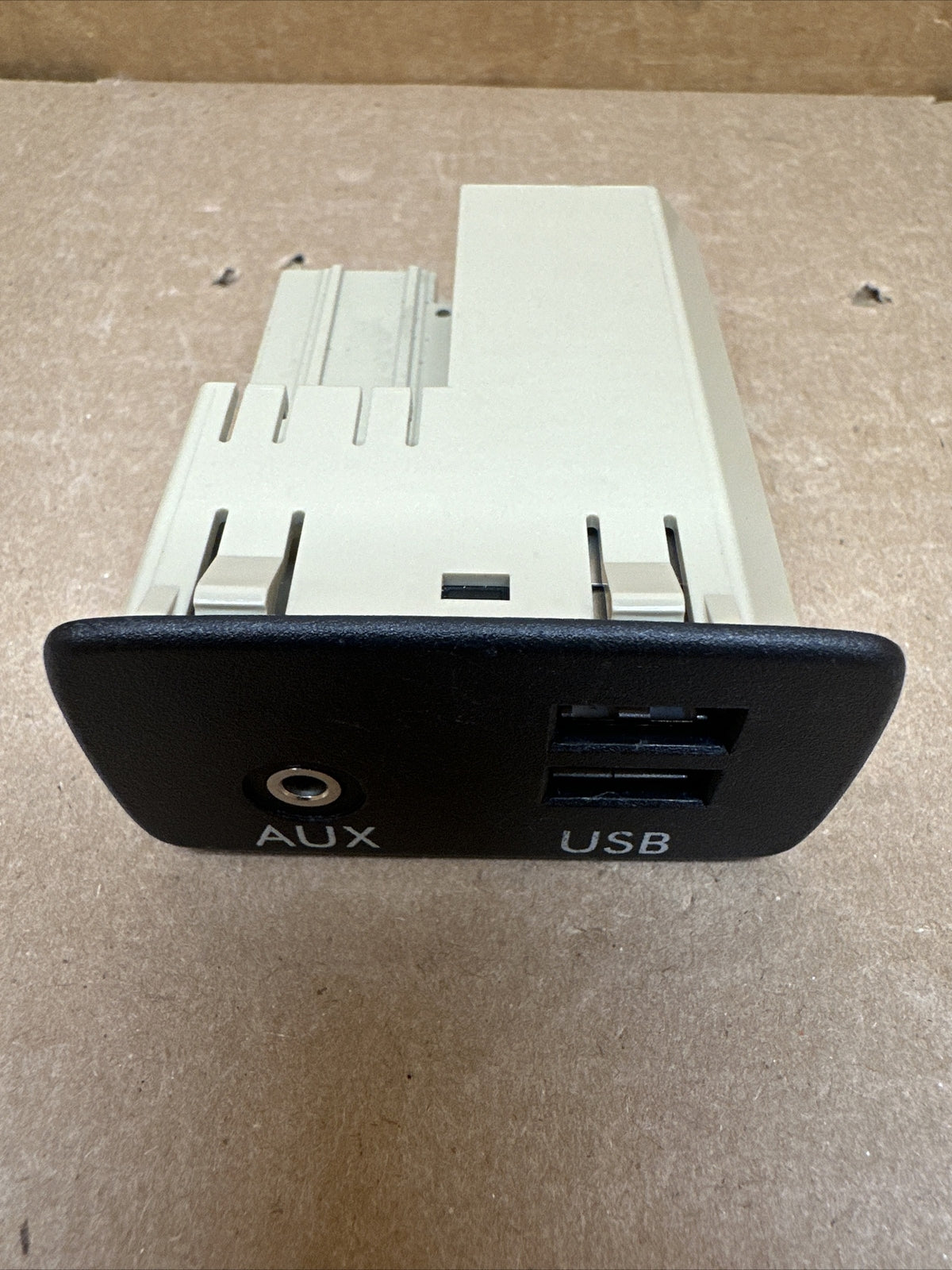 2018 Subaru Legacy Outback Impreza Auxilary AUX USB 86257 FL00A 86257FL00A1