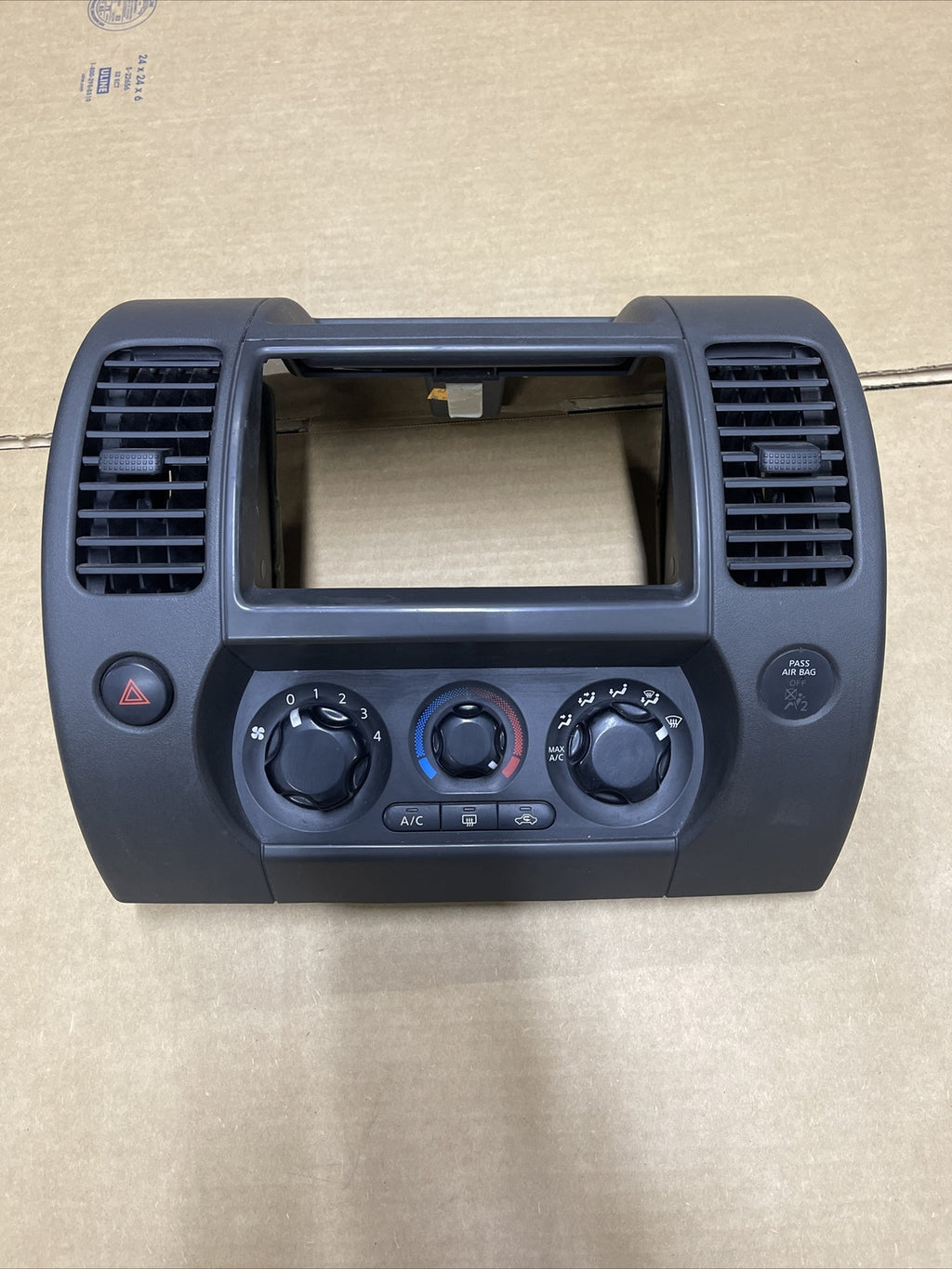 05 12 NISSAN FRONTIER XTERRA PATHFINDER CLIMATE CONTROL VENTS PANEL RADIO BEZEL0