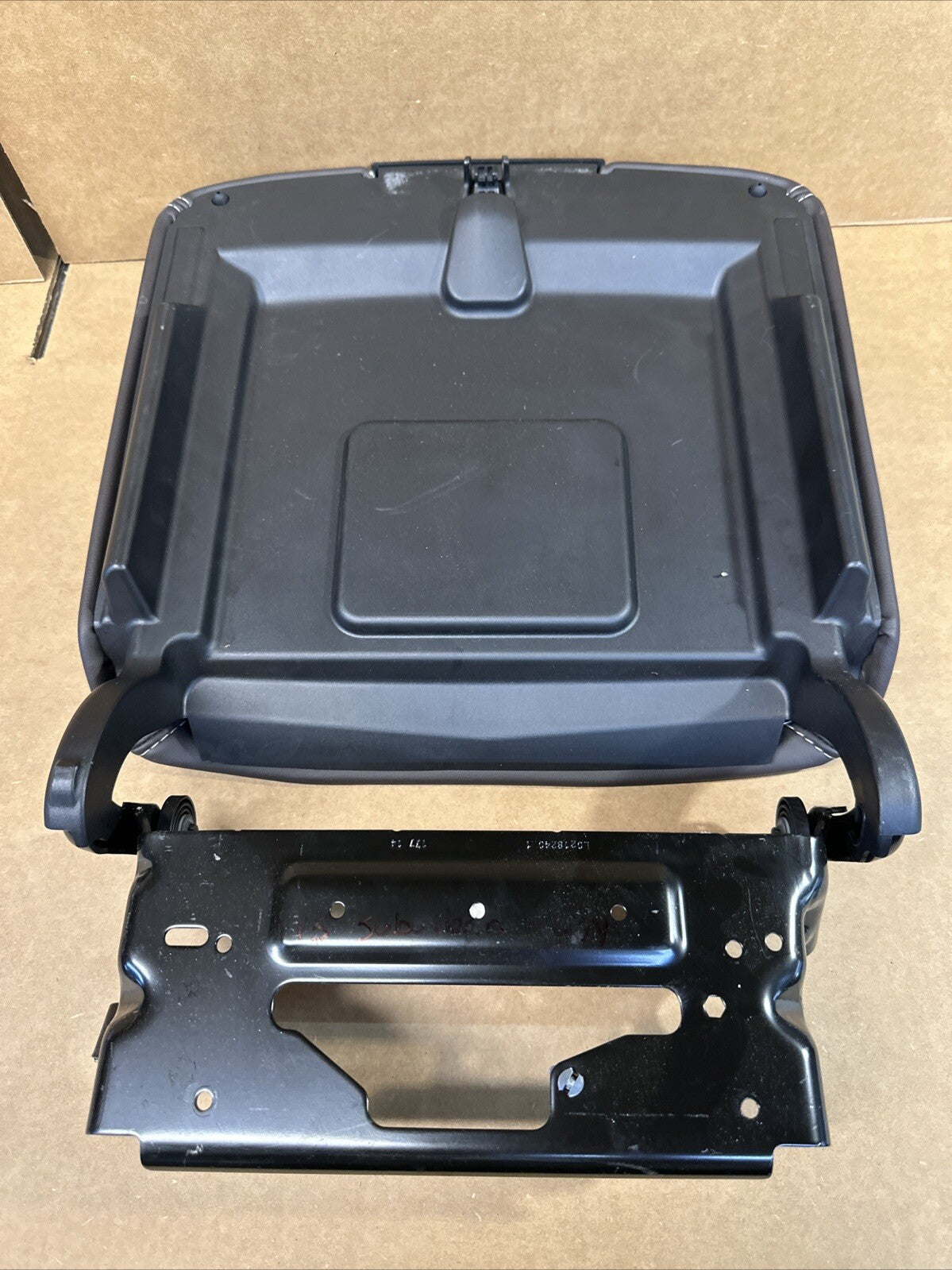 2015 2020 Tahoe Yukon Suburban Yukon XL Center Console Lid Arm rest Brown OEM5