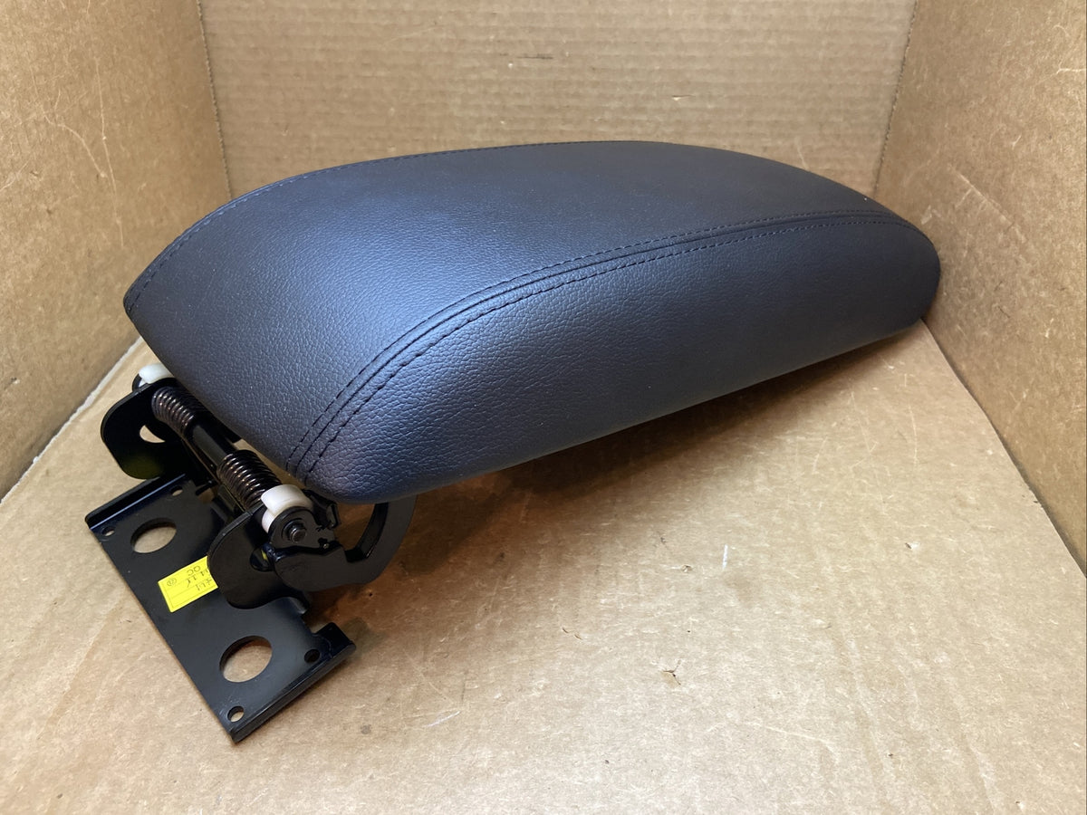 14 16 Kia Cadenza Center Console Lid Cover Top Arm Rest Armrest Leather Black7