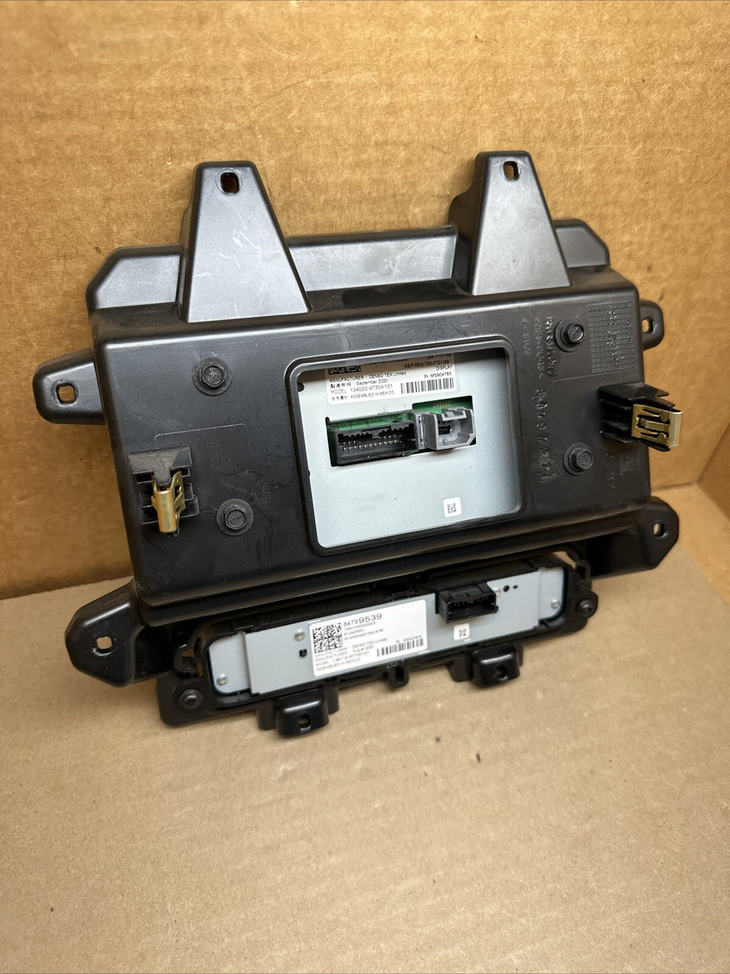 2019 2022 CHEVY SILVERADO Radio Screen Control Panel Display 846642048