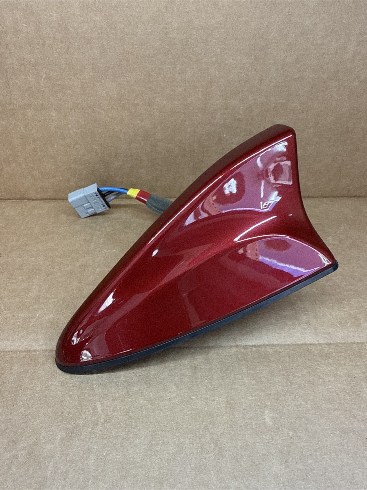 2016 2018 Kia Sorento Roof Radio Shark Fin Antenna Red OEM 96210 C61001