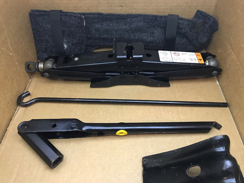 06 10 FORD EXPLORER EMERGENCY SPARE TIRE SCISSOR JACK TOOLS SET KIT LUG WRENCH1