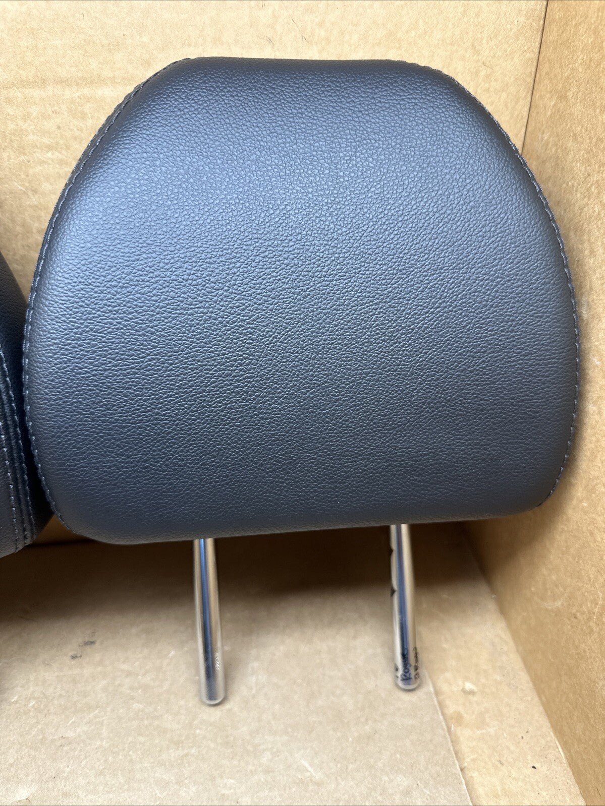 2014 2020 NISSAN ROGUE REAR LEFT CENTER RIGHT SEAT BLACK LEATHER HEADRESTS2