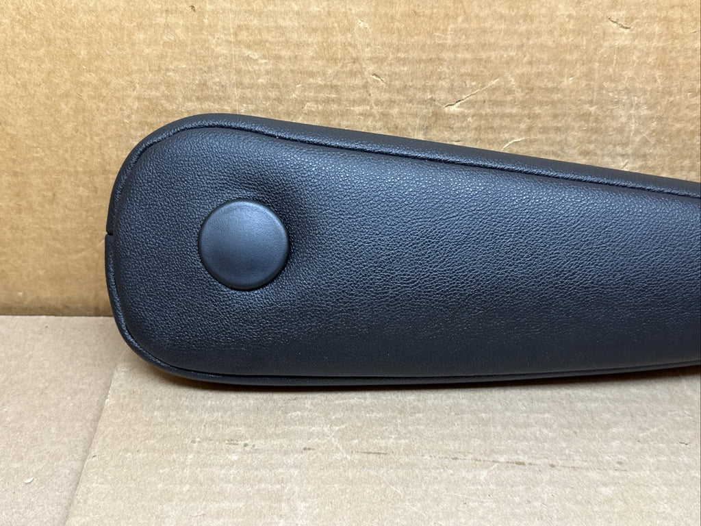 2015 2020 Toyota Sienna Front Left Driver Seat Arm Rest Armrest Leather Black1
