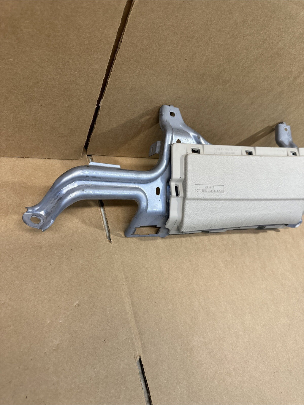 2006 2009 Lexus RX400h Left Side Driver Knee Lower Air Bag Airbag Ivory LA012