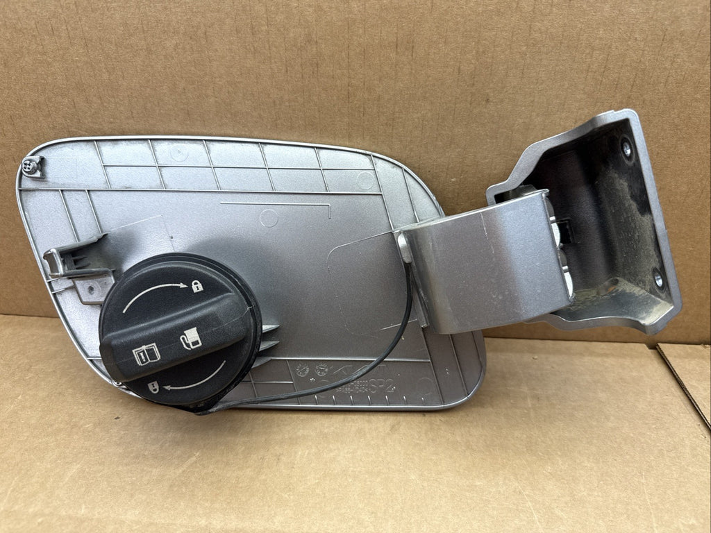 2021-2025 Kia Seltos Fuel Gas Tank Filler Door Lid Cover OEM Silver Gray KLG4