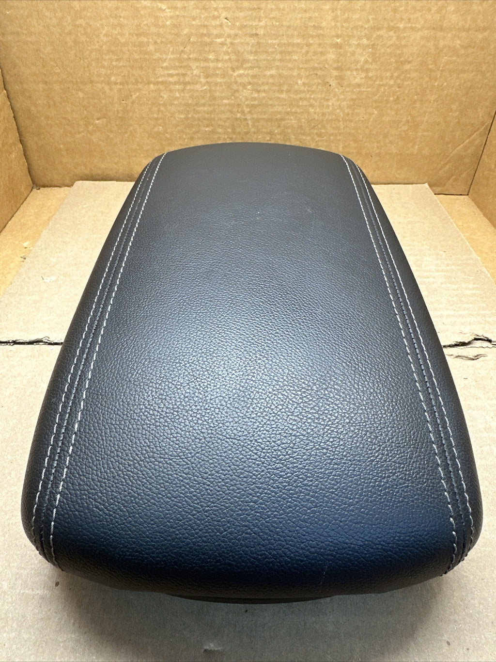 2017 2022 Kia Sportage Center Console Lid Cover Top Arm Rest Armrest Black0