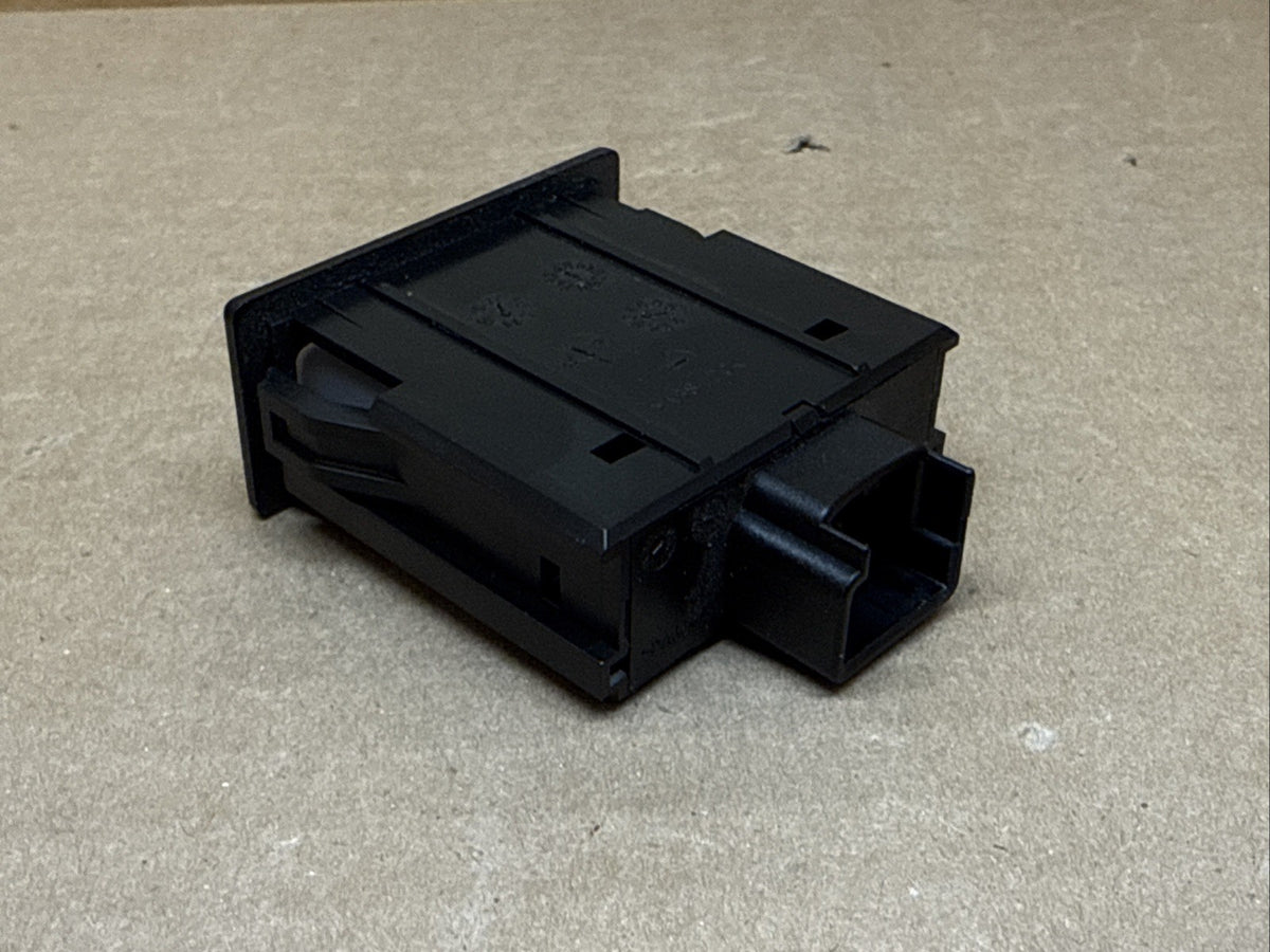 2014 2021 Jeep Grand Cherokee Dual USB Port Plug 68145567AA2