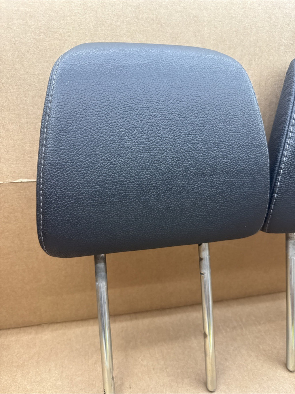 2016 2022 Honda Pilot Rear 2nd Row Black Leather Headrest Set Pair OEM1