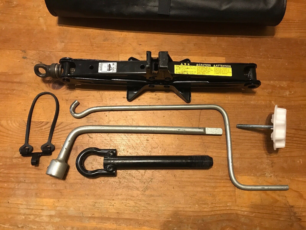04 06 SCION XA EMERGENCY SPARE TIRE SCISSOR JACK TOOLS SET KIT BAG LUG WRENCH1