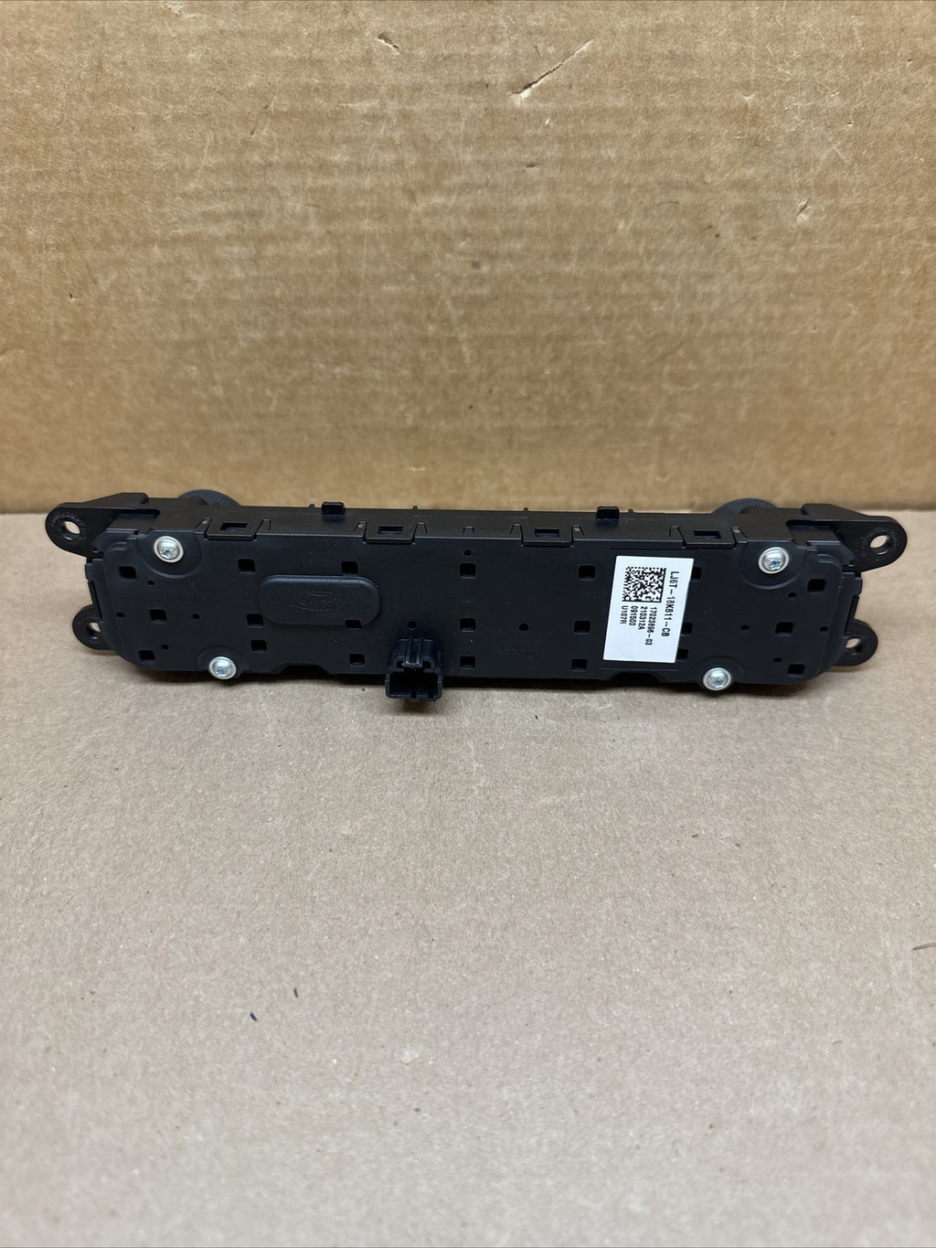 2020 2021 Ford Escape Radio Face Plate Control Panel LJ6T 18K811 CB5