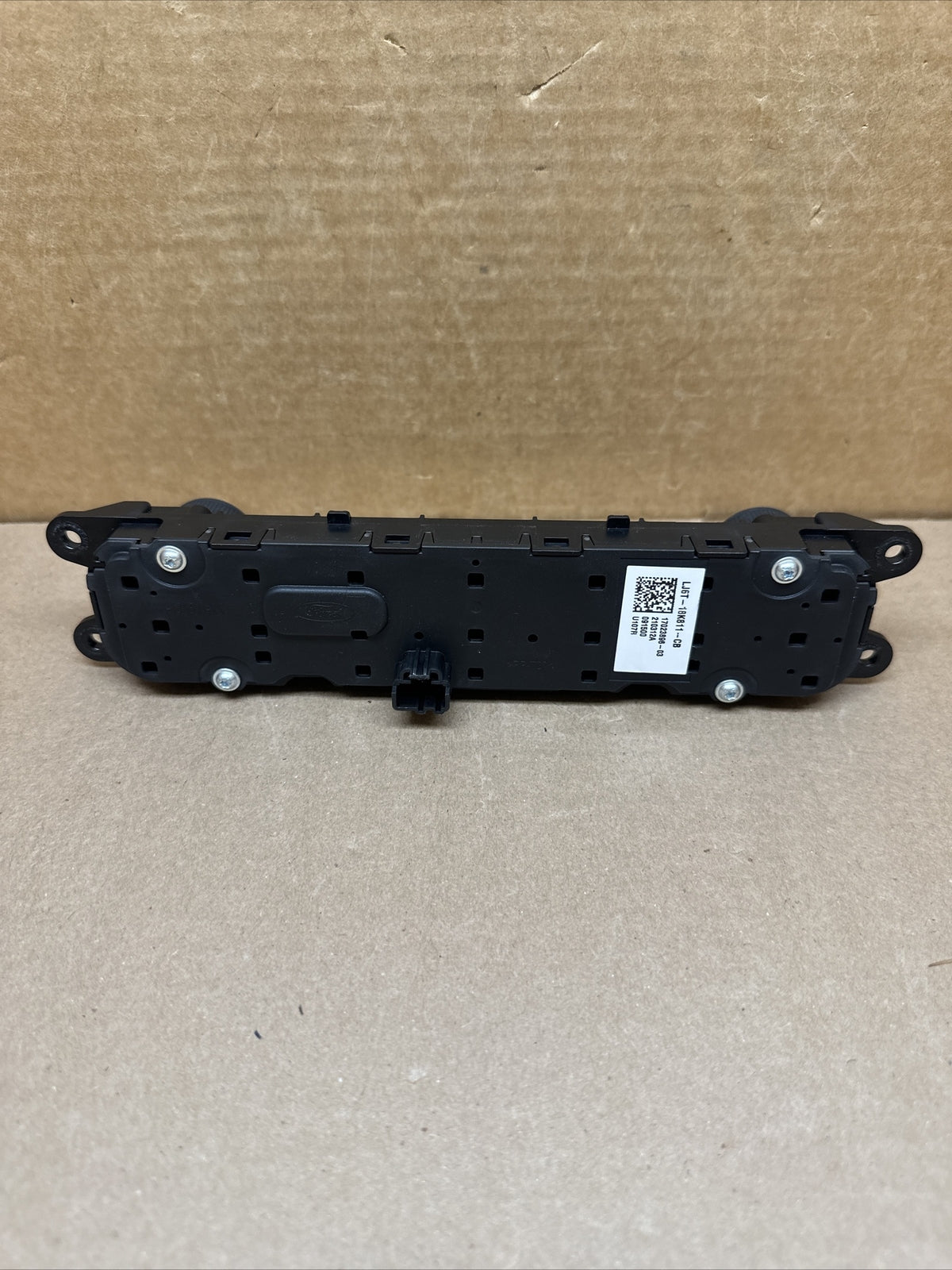 2020 2021 Ford Escape Radio Face Plate Control Panel LJ6T 18K811 CB5