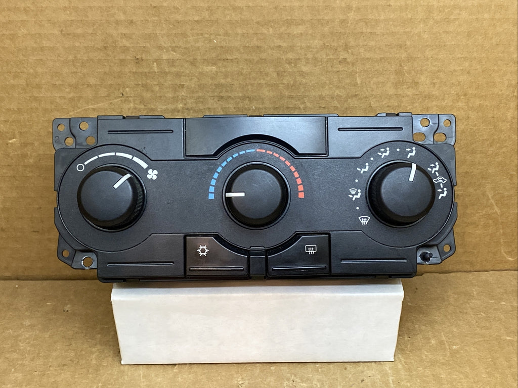 2007 Chrysler 300 Charger Magnum Climate Temp Temperature Control P55111870AJ1
