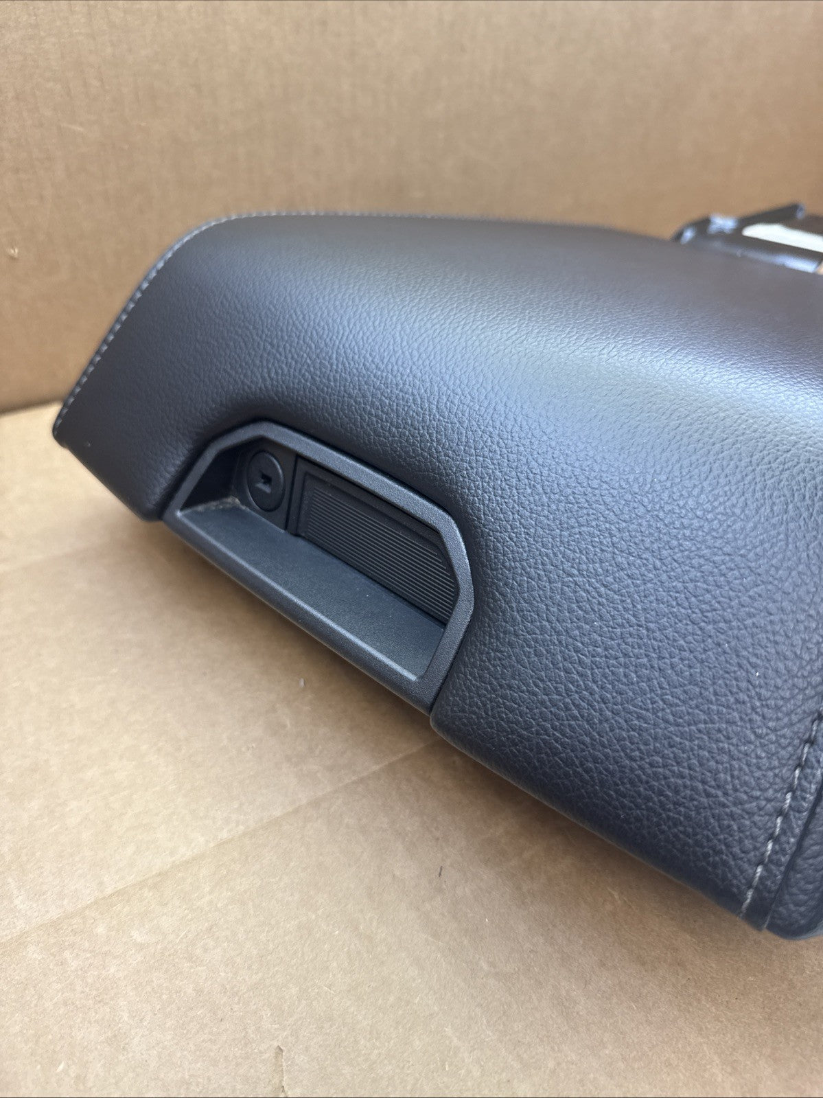 2015-2020 Ford F150 Center Console Cover Lid Top Arm Rest Armrest Black6