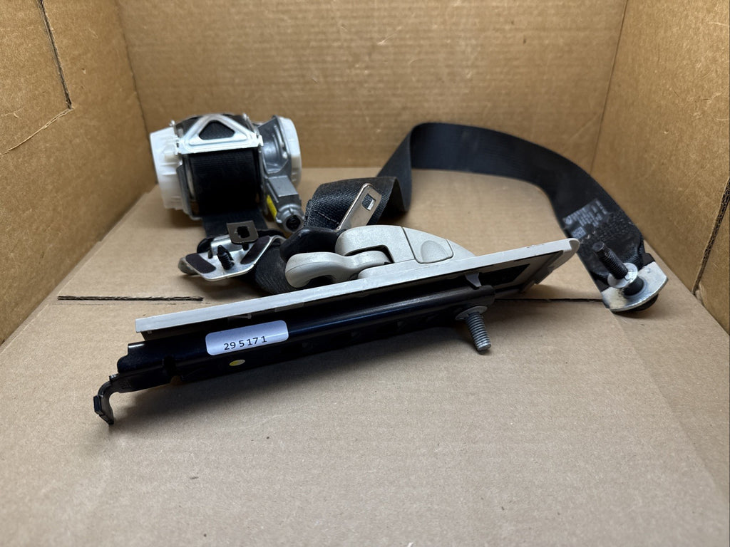 2014 2019 Ford Fiesta Front Left Driver Side Seat Belt Seatbelt Retractor1