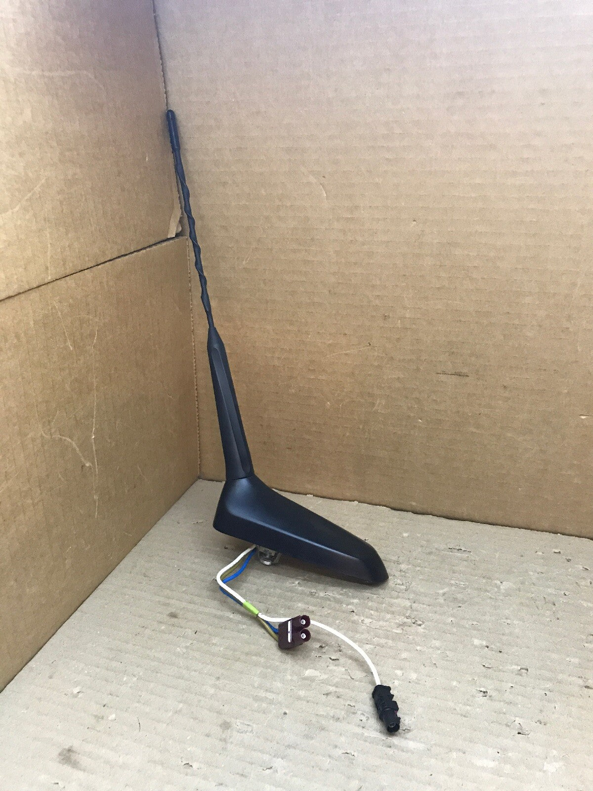 2011 2014 Chevrolet Cruze OEM Roof Antenna Black Radio Base GM Chevy 952277750