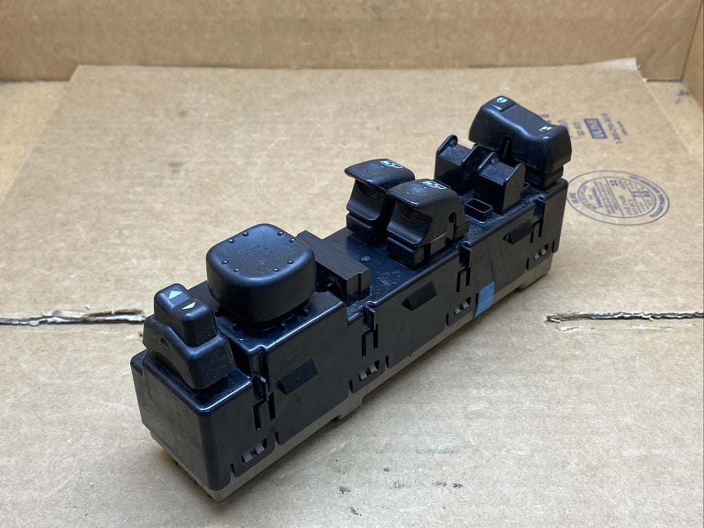 2004 2007 Silverado Sierra Front Left Driver Door Window Control Switch OEM4