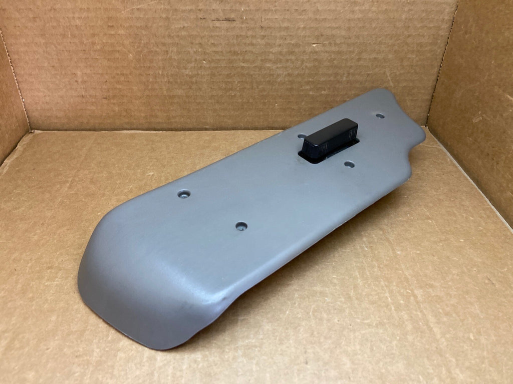 03 06 Silverado Tahoe Driver Left Seat Power Switch Assembly Bezel 889416701