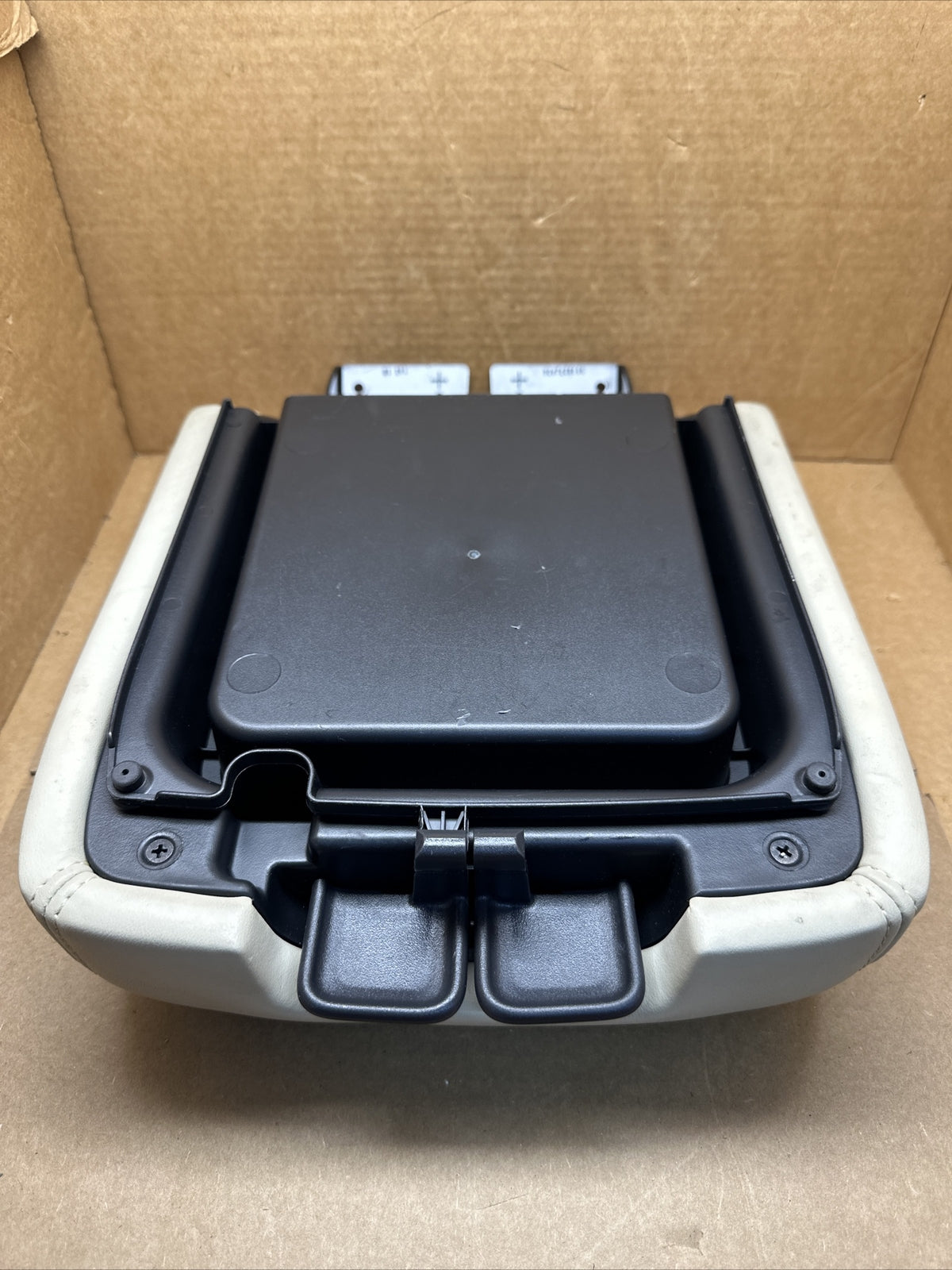 2013 2019 INFINITI QX60 NISSAN PATHFINDER Center Console Armrest Lid Cover Tan4