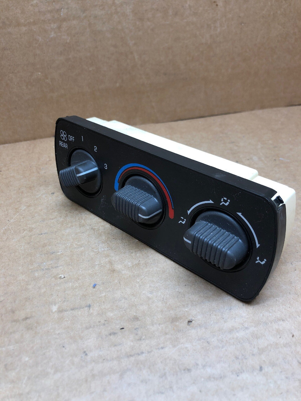 00 02 Suburban Yukon Tahoe Heater AC Temperature Climate Control 15748171 OEM1