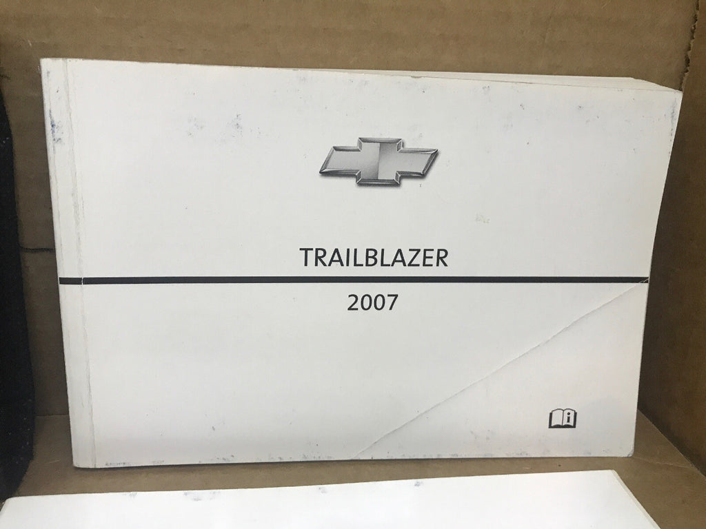2007 Chevy Trailblazer Owner's Owners Owner Manual Book Guide Set Case OEM2