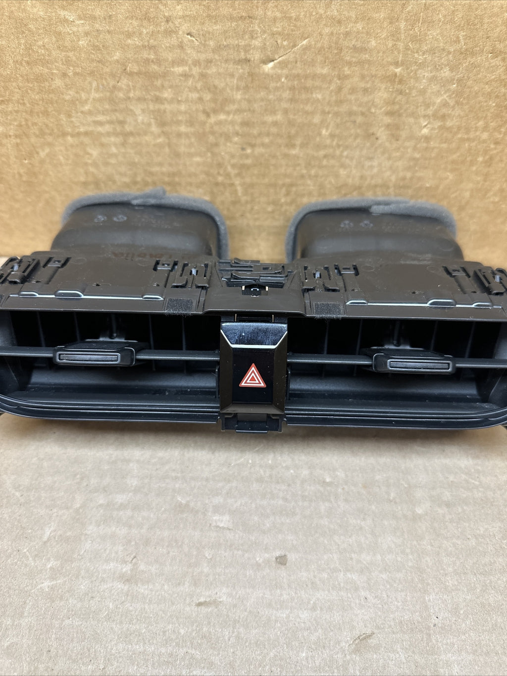2020   2024 TOYOTA COROLLA DASH PANEL CENTER VENT HAZARD SWITCH 55670 02780 OEM5