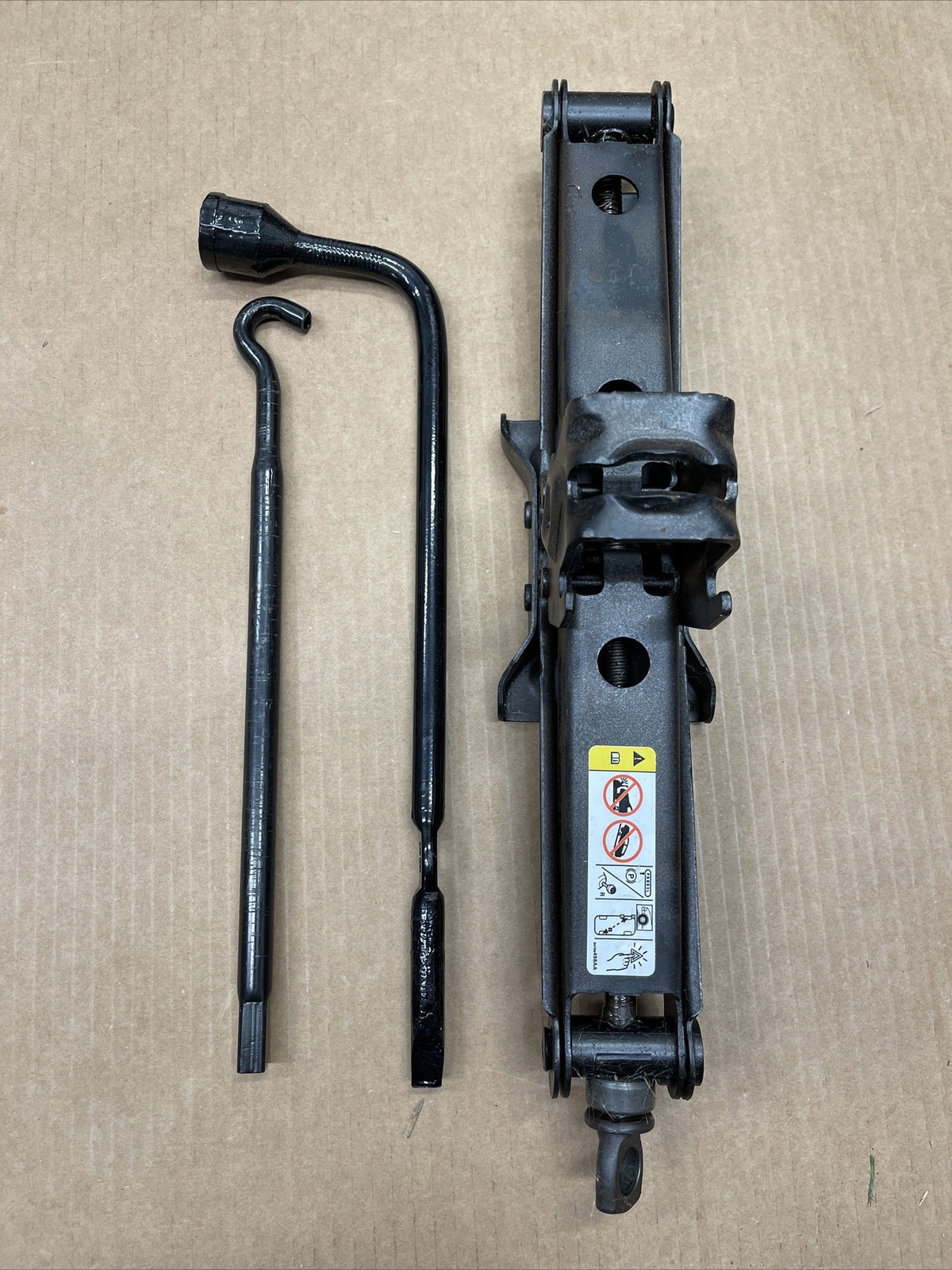 JEEP GRAND CHEROKEE EMERGENCY SPARE WHEEL JACK TOOL WRENCH OEM 2011   2018  ️0