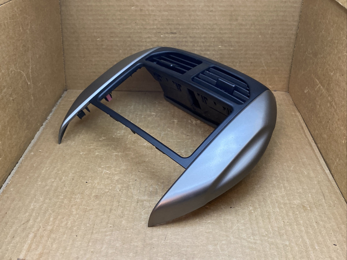 2004 2005 Toyota Rav4 Rav 4 Center Dash Climate Radio Bezel Vents Surround Trim4