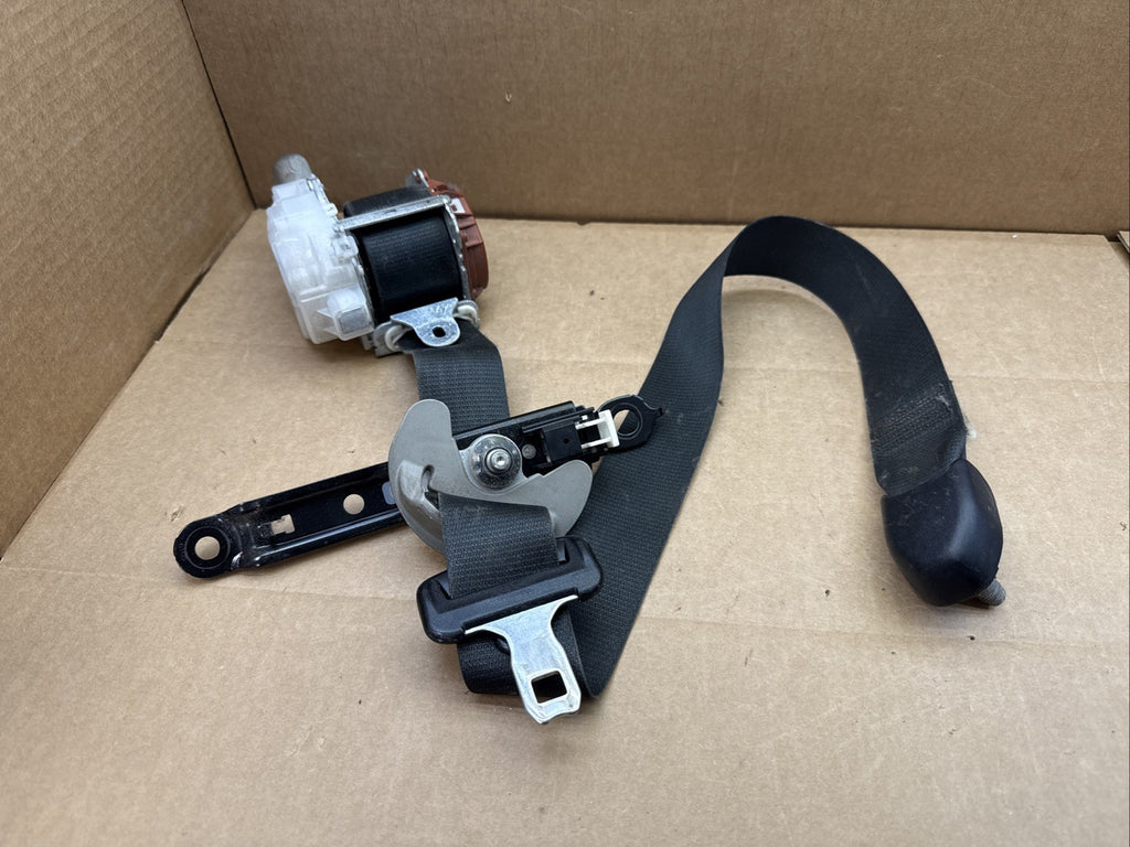 2012-2014 Toyota Camry Front Left Driver Side Seat Belt Seatbelt Retractor Black0