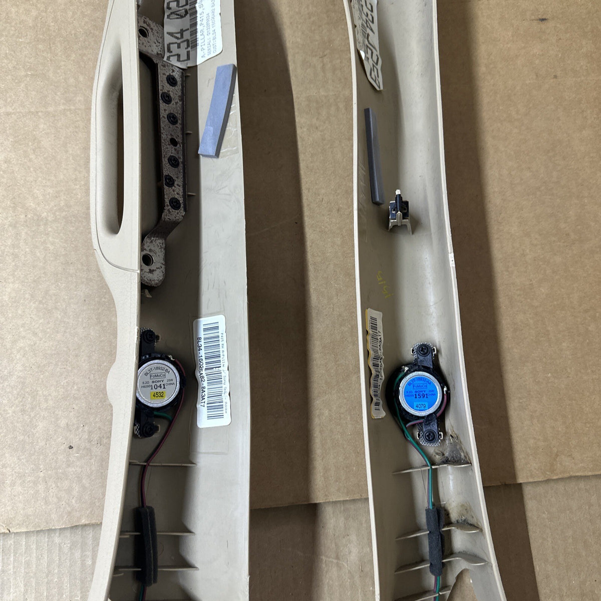 09 14 F150 A Pillar Left Right Driver Passenger Grab Handle Tweeters  Speakers7