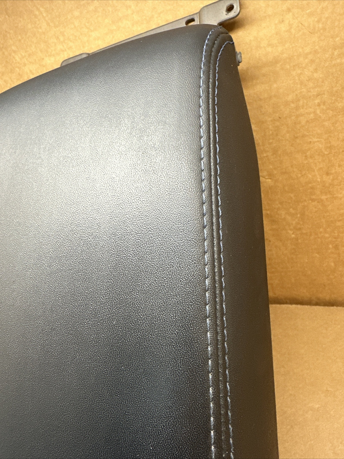 2015 2019 Subaru Legacy Outback Center Console Lid Arm Rest Armrest Black4
